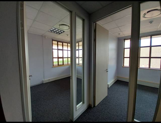 780M² OFFICE TO LET IN BRYANSTON